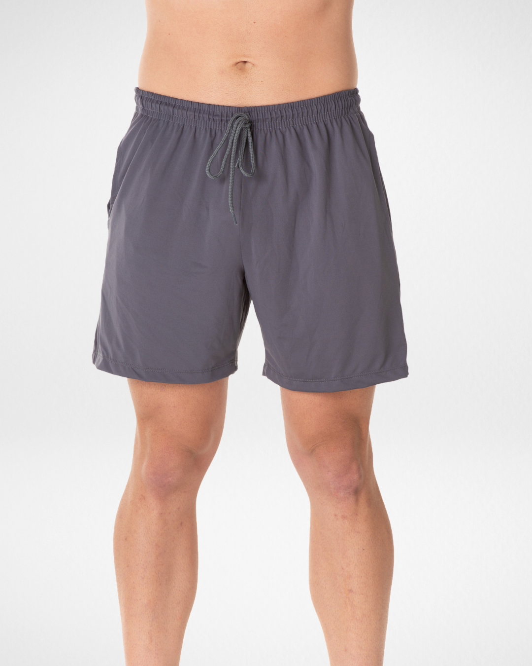 dark grey dry fit shorts for men side and front; breathable grey training shorts with relaxed fit; men’s grey athletic shorts with quick-dry technology; flexible grey shorts with drawstring waist; wrinkle-resistant men’s grey gym shorts
